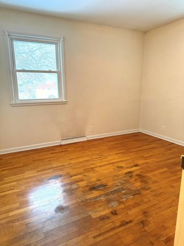 2415 Parchmount Avenue, Kalamazoo City, MI 49004