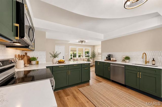 11 Montclair Court, Florissant, MO 63033
