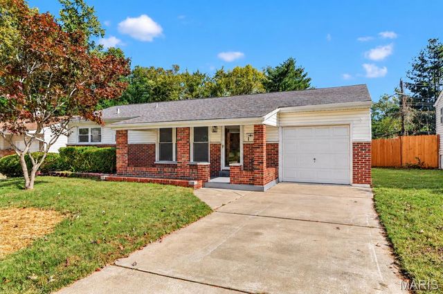 11 Montclair Court, Florissant, MO 63033