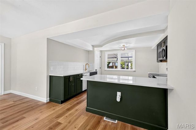 11 Montclair Court, Florissant, MO 63033
