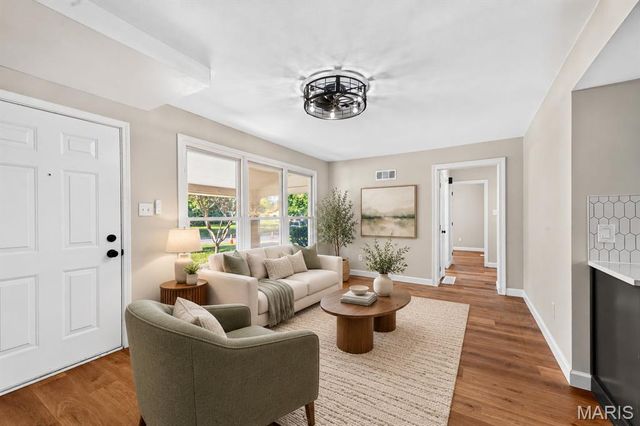 11 Montclair Court, Florissant, MO 63033
