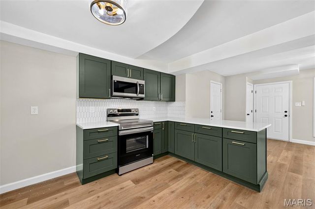 11 Montclair Court, Florissant, MO 63033