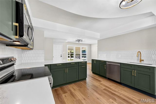 11 Montclair Court, Florissant, MO 63033