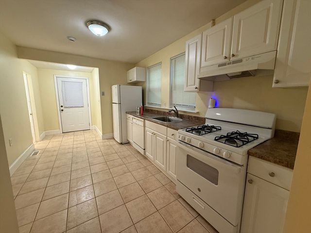 15 Avon 1, Revere, MA 02151