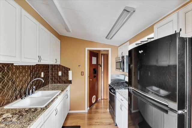 3 Alflo Circle, Glenville, NY 12302