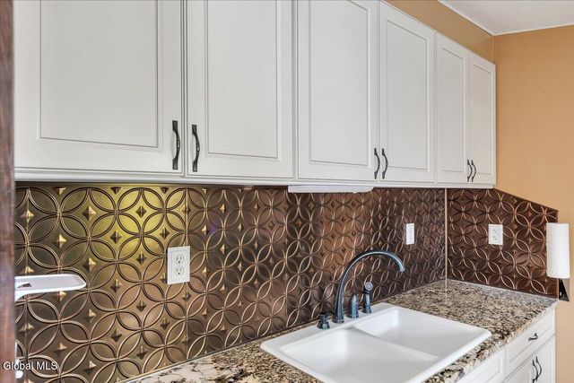 3 Alflo Circle, Glenville, NY 12302