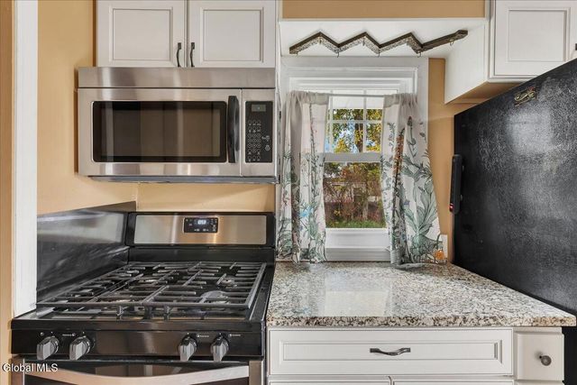 3 Alflo Circle, Glenville, NY 12302