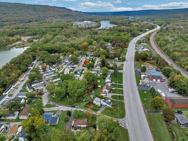 3 Alflo Circle, Glenville, NY 12302