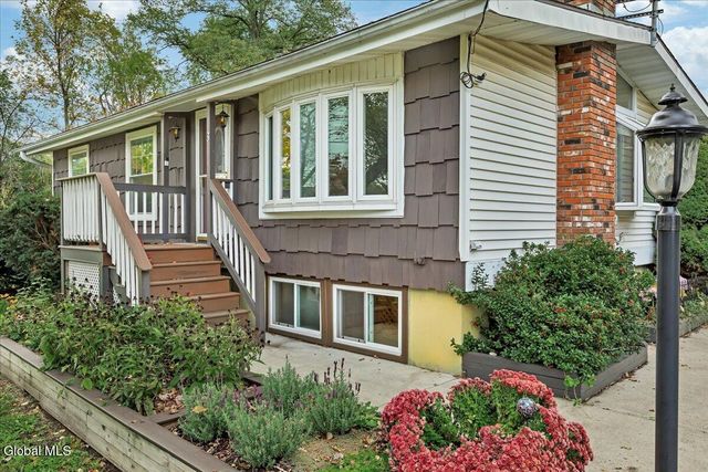 3 Alflo Circle, Glenville, NY 12302