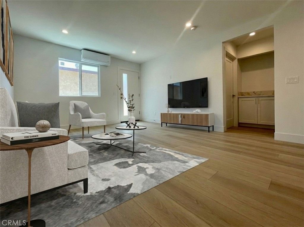 7328 Mclaren, West Hills, CA 91307