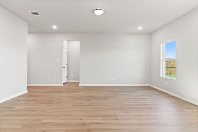 212 Lead Creek Drive, Fort Worth, TX 76131