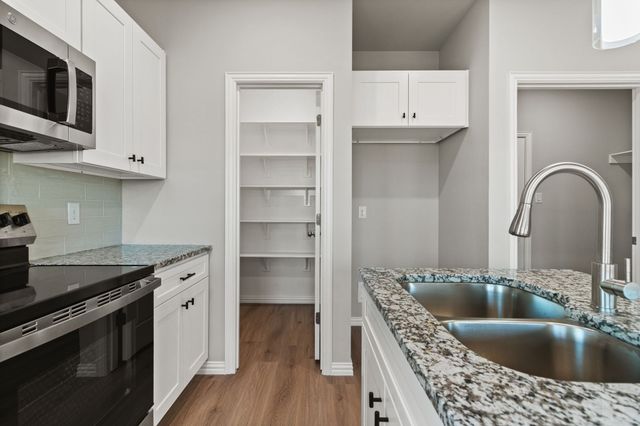 212 Lead Creek Drive, Fort Worth, TX 76131