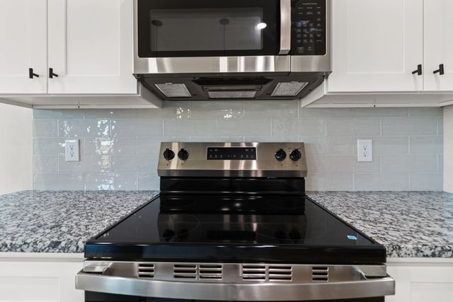 212 Lead Creek Drive, Fort Worth, TX 76131