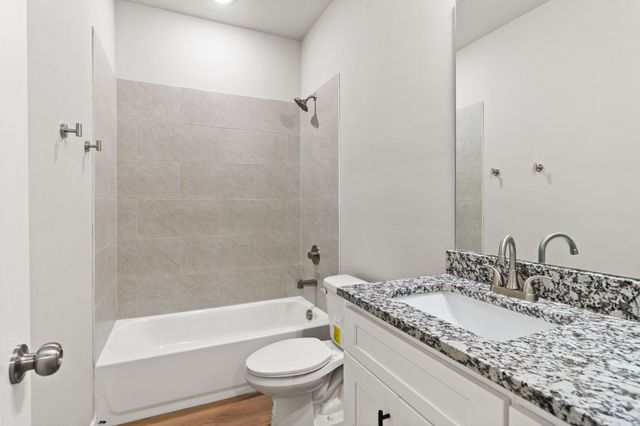 212 Lead Creek Drive, Fort Worth, TX 76131