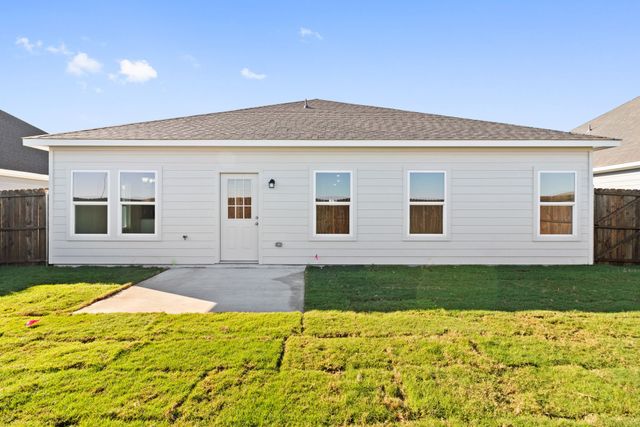 212 Lead Creek Drive, Fort Worth, TX 76131