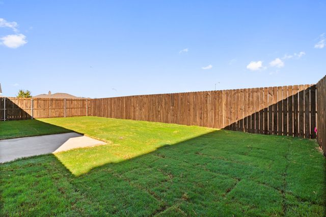 212 Lead Creek Drive, Fort Worth, TX 76131