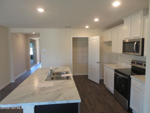 2678 OAK STREAM Drive, Green Cove Springs, FL 32043