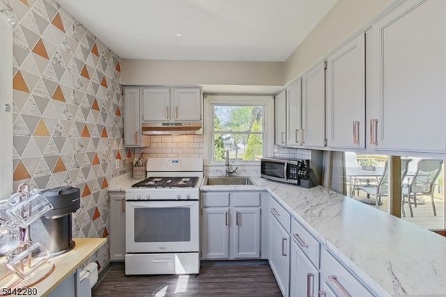 49 Parkway, Little Falls Twp., NJ 07424