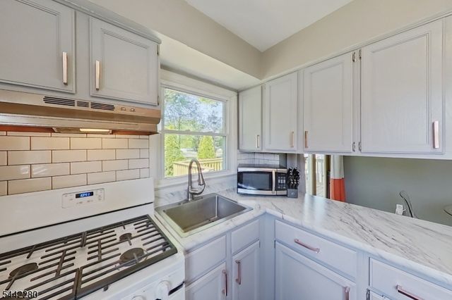 49 Parkway, Little Falls Twp., NJ 07424