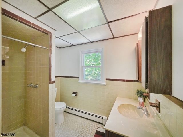 49 Parkway, Little Falls Twp., NJ 07424