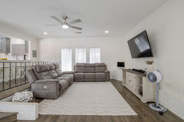 181 Laguna Dr, Tracy, CA 95376