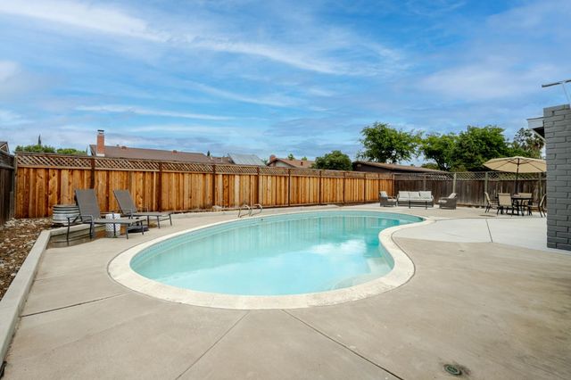 181 Laguna Dr, Tracy, CA 95376