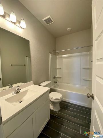 2445 Ayers Dr., Seguin, TX 78155
