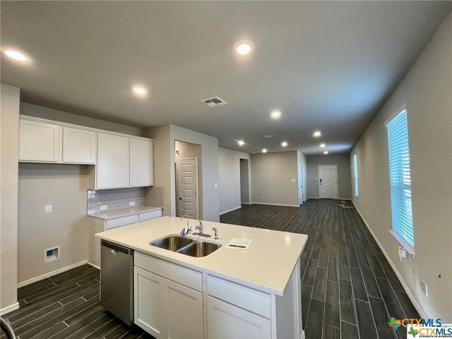 2445 Ayers Dr., Seguin, TX 78155