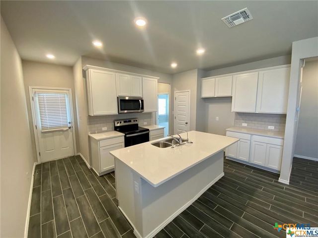 2445 Ayers Dr., Seguin, TX 78155