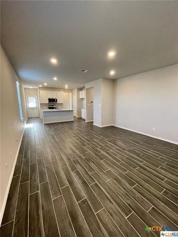 2445 Ayers Dr., Seguin, TX 78155