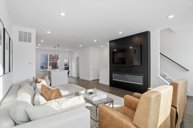 737 Switchyard Place, Indianapolis, IN 46202