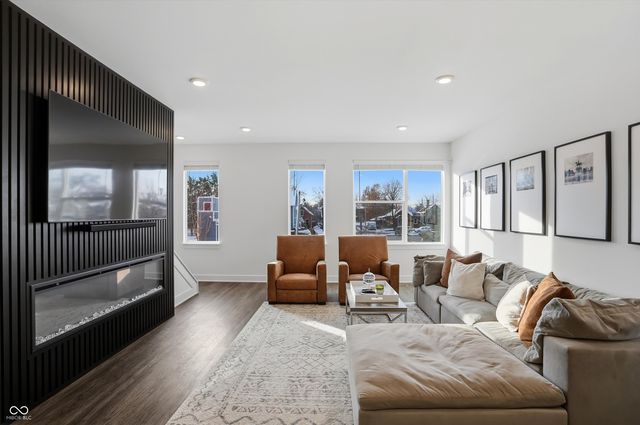 737 Switchyard Place, Indianapolis, IN 46202