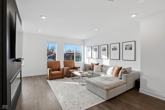 737 Switchyard Place, Indianapolis, IN 46202