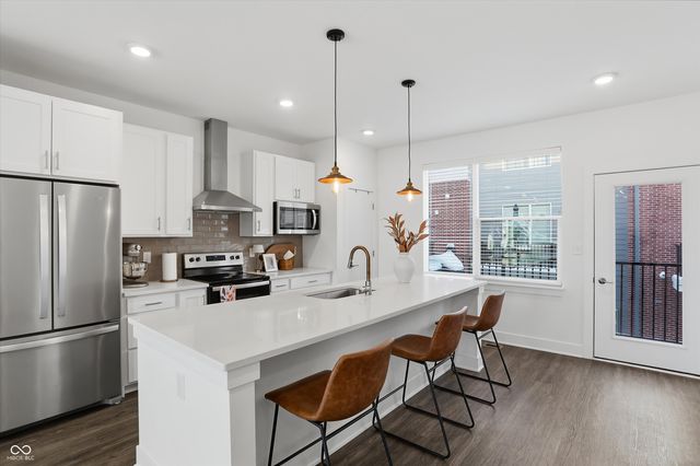 737 Switchyard Place, Indianapolis, IN 46202