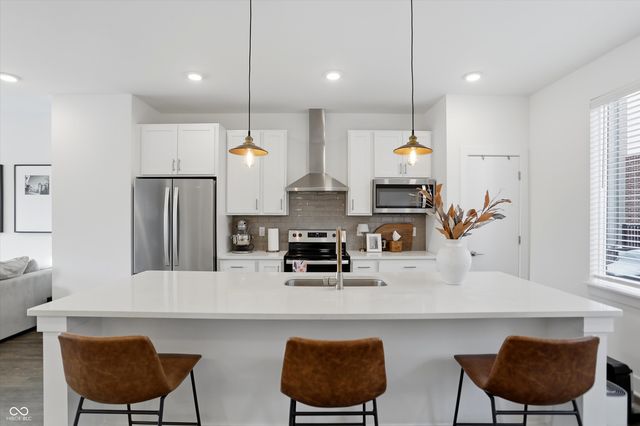 737 Switchyard Place, Indianapolis, IN 46202