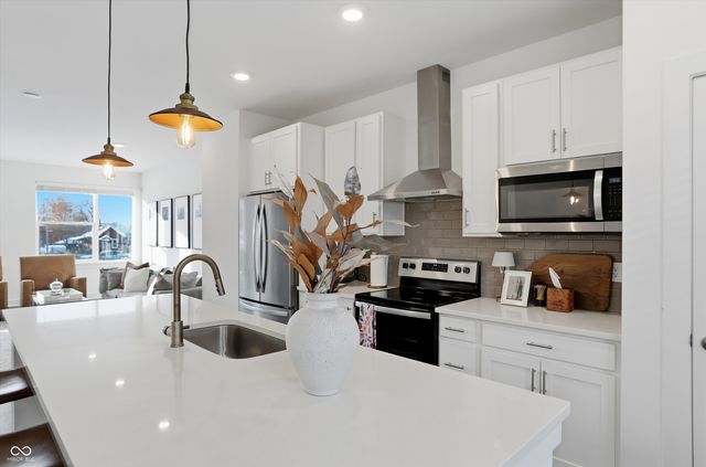 737 Switchyard Place, Indianapolis, IN 46202