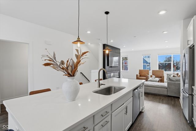 737 Switchyard Place, Indianapolis, IN 46202