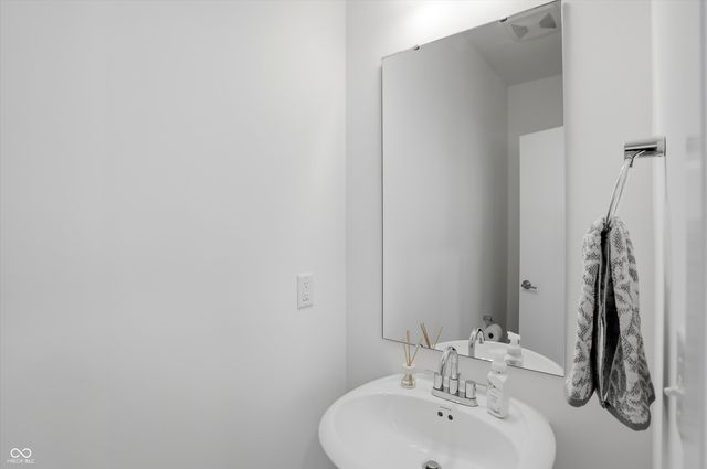 737 Switchyard Place, Indianapolis, IN 46202