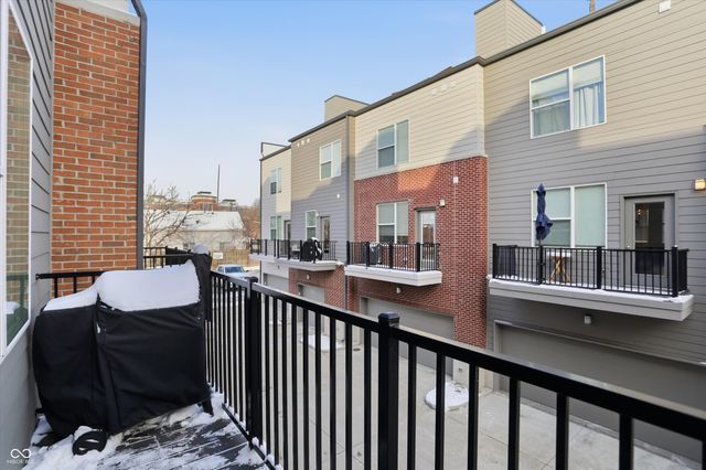 737 Switchyard Place, Indianapolis, IN 46202