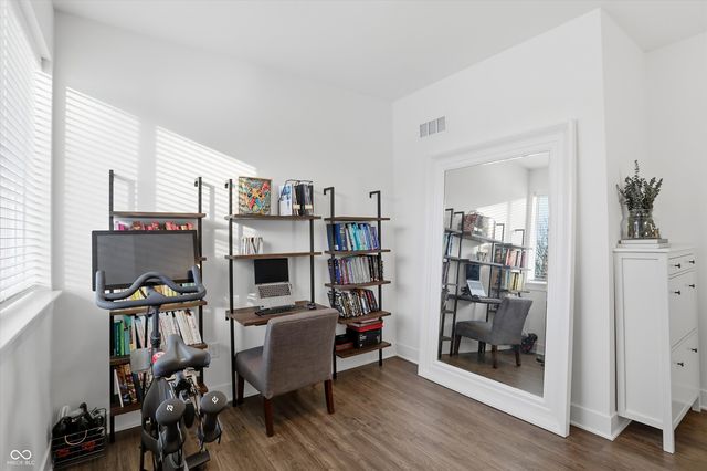 737 Switchyard Place, Indianapolis, IN 46202