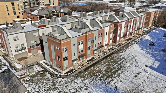 737 Switchyard Place, Indianapolis, IN 46202