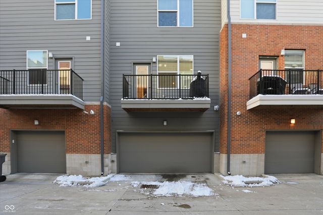 737 Switchyard Place, Indianapolis, IN 46202