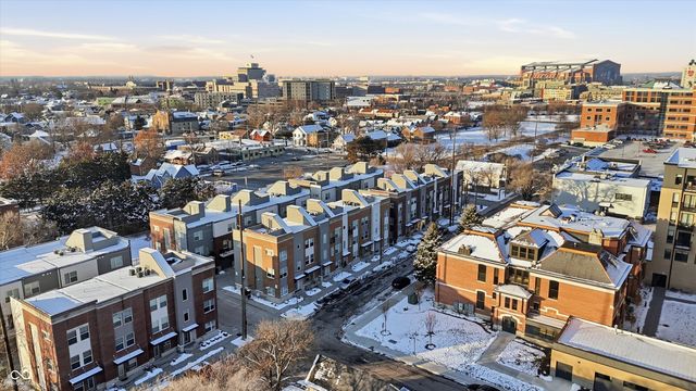 737 Switchyard Place, Indianapolis, IN 46202