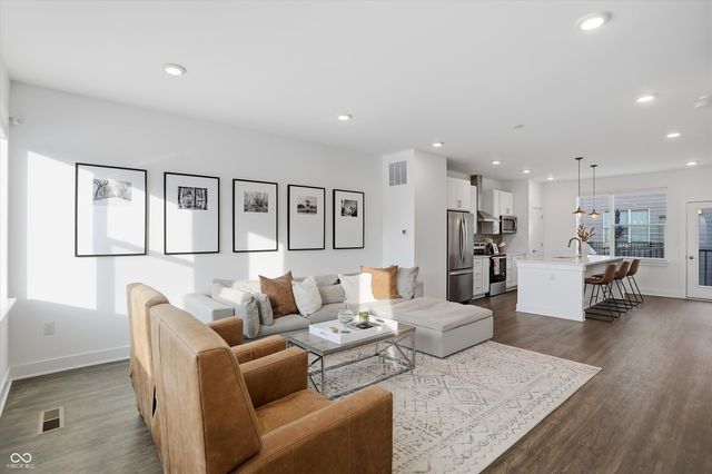 737 Switchyard Place, Indianapolis, IN 46202