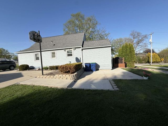 202 Lake STREET, Cascade, WI 53011