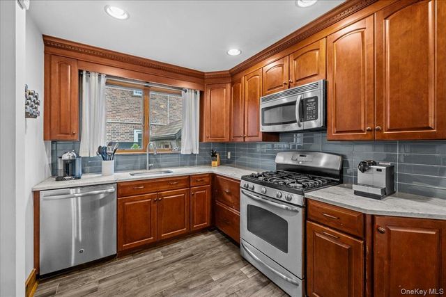 3318 Polo Place, Bronx, NY 10465