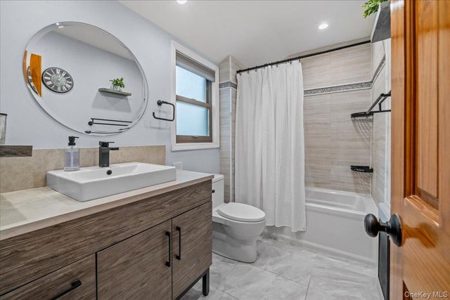 3318 Polo Place, Bronx, NY 10465