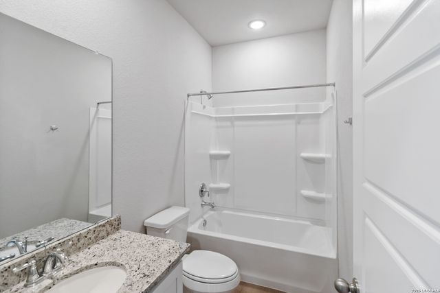321-325 Colgin Dr, San Antonio, TX 78253