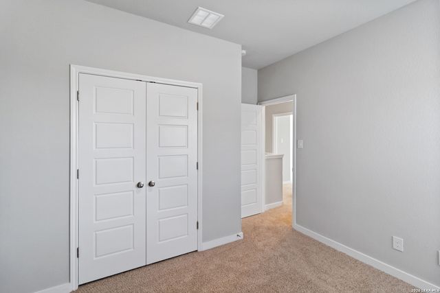 321-325 Colgin Dr, San Antonio, TX 78253