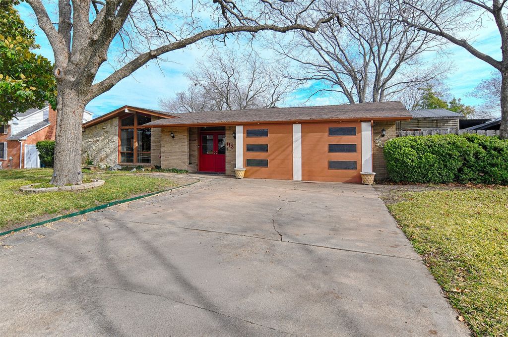112 Cloudcrest Drive, Desoto, TX 75115